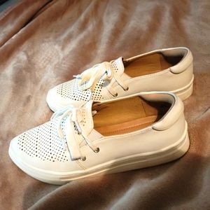 Journee collection- SHANTEL white